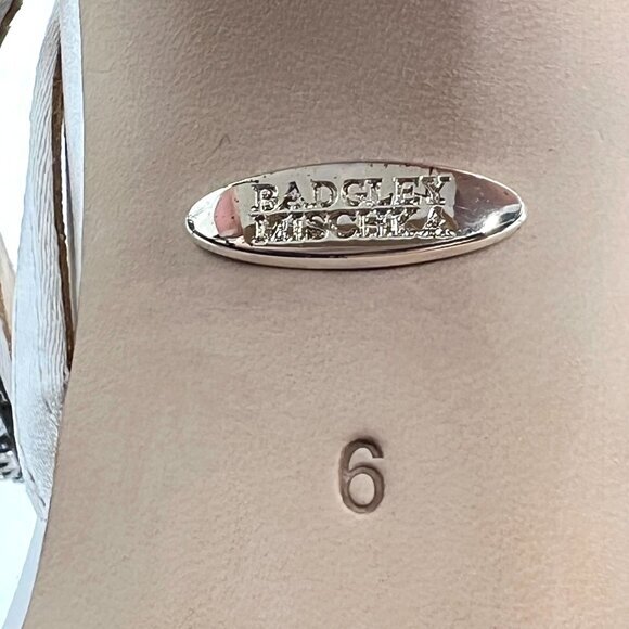 Badgley‎ Mischka Size 6 Natasha White Jeweled Pearl Block Heels Sandals Shoes - Picture 13 of 14